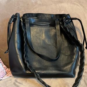 Medium Madewell Drawstring Transport Tote in Black
